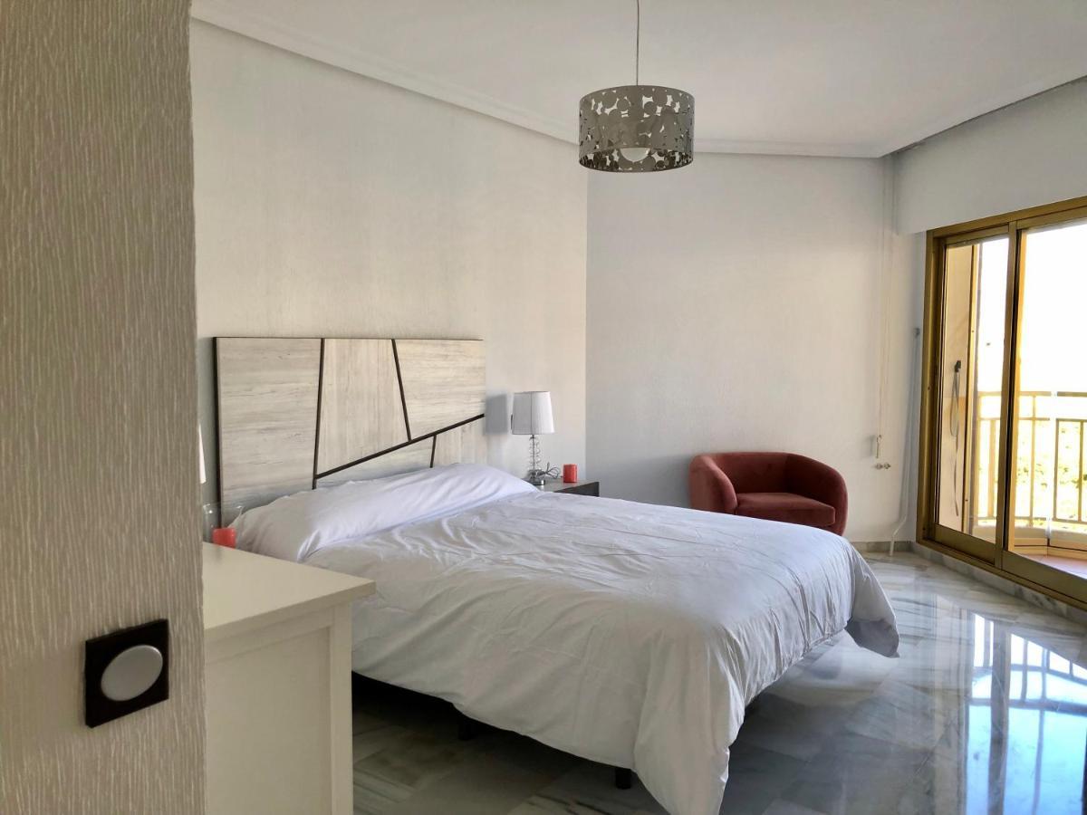 Rentcostadelsol Fuengirola Dona Sofia A Eksteriør bilde